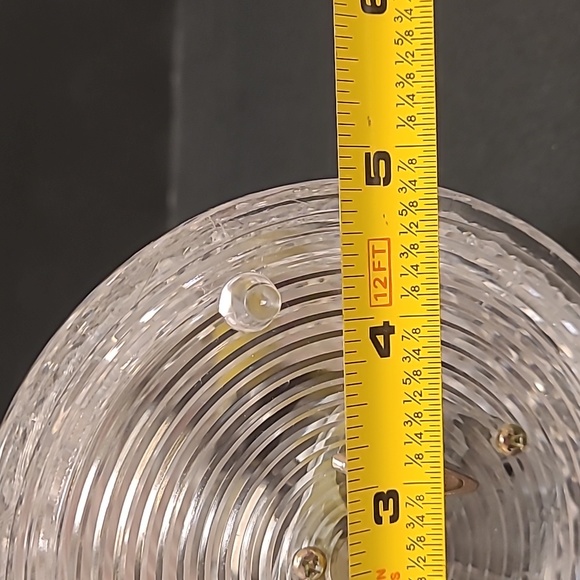 Beautiful Vintage Acrylic Wind-up Musical Nativity - Picture 14 of 16